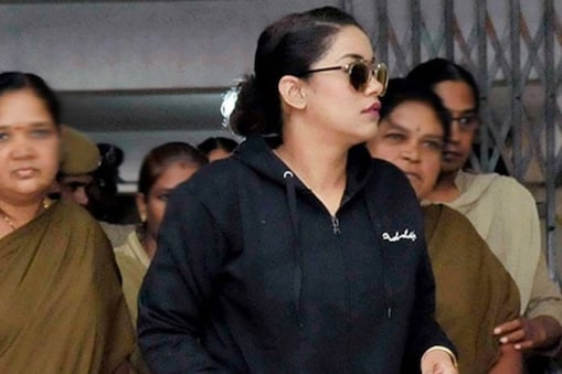 Mumaith Khan Photo : Twitter