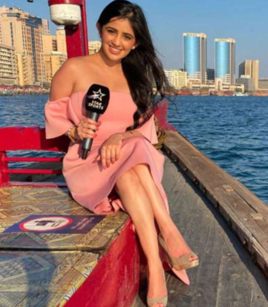  మనకు స్పోర్ట్స్ యాంకర్లు అనగానే మయాంతి లాంగర్, సంజనా గణేషన్, అర్చనా విజయ్ గుర్తుకొస్తారు. అయితే, వీరికి ధీటుగా ఈ సీజన్ లో యాంకర్ గా అలరిస్తూ ఆకట్టుకుంటోంది తమన్నా వాహి. (Image Credit : Instagram)