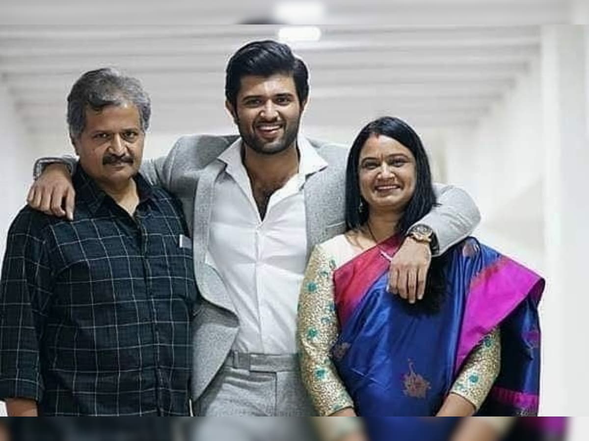 Vijay Devarakonda's mother had an unexpected reaction his son given one crore rupees to fans