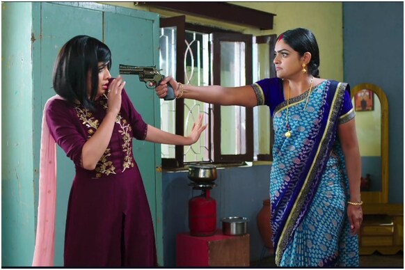 గెలిచింది.. వంటలక్క గెలిచింది.. మోనితను కోర్టు బోనులో నిలబెట్టిన దీప.. సీ