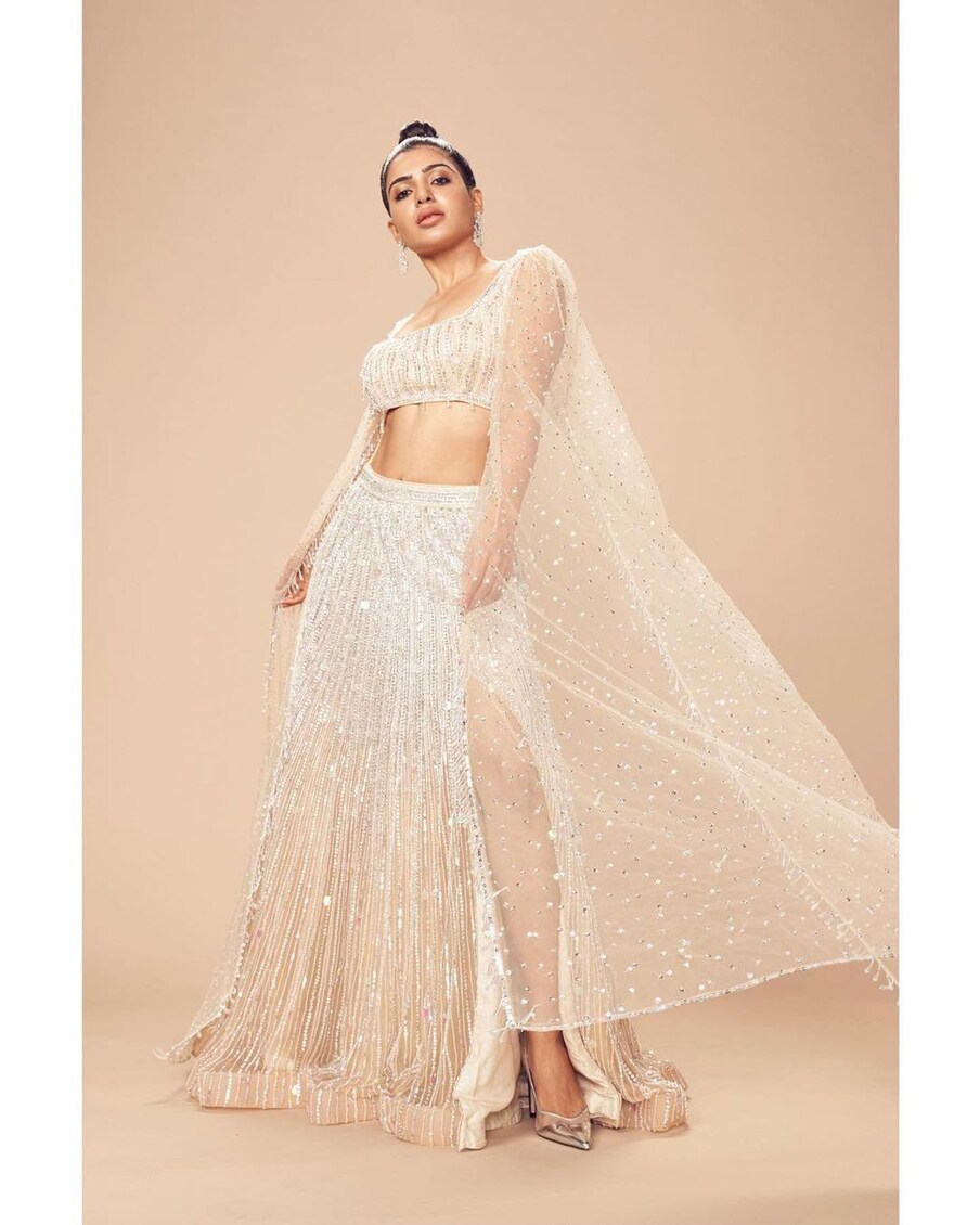  Samantha Akkineni : పలుచని దుస్తుల్లో సమంత పరువాల విందు.. అదిరిన లేటెస్ట్ పిక్స్.. Photo : Instagram