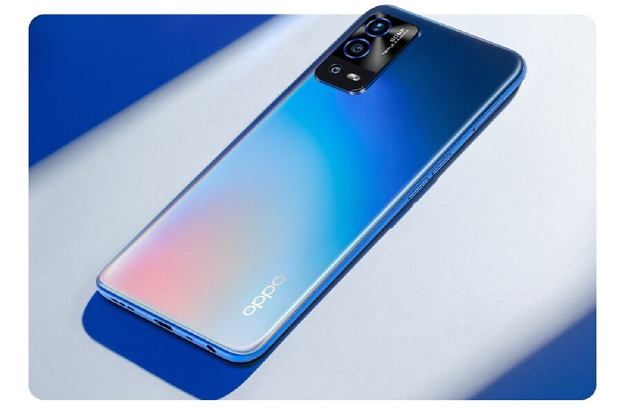  1. ఒప్పో నుంచి ఇటీవల ఒప్పో ఏ55 (Oppo A55) స్మార్ట్‌ఫోన్ రిలీజ్ అయిన సంగతి తెలిసిందే. మిడ్ రేంజ్ సెగ్మెంట్‌లో ఈ ఒప్పో స్మార్ట్‌ఫోన్‌ను రిలీజ్ చేసింది. ఈ స్మార్ట్‌ఫోన్‌ను అమెజాన్ గ్రేట్ ఇండియన్ ఫెస్టివల్ సేల్‌లో ఎక్స్‌ఛేంజ్ ఆఫర్‌లో కేవలం రూ.940 ధరకే సొంతం చేసుకోవచ్చు. (image: Oppo India)