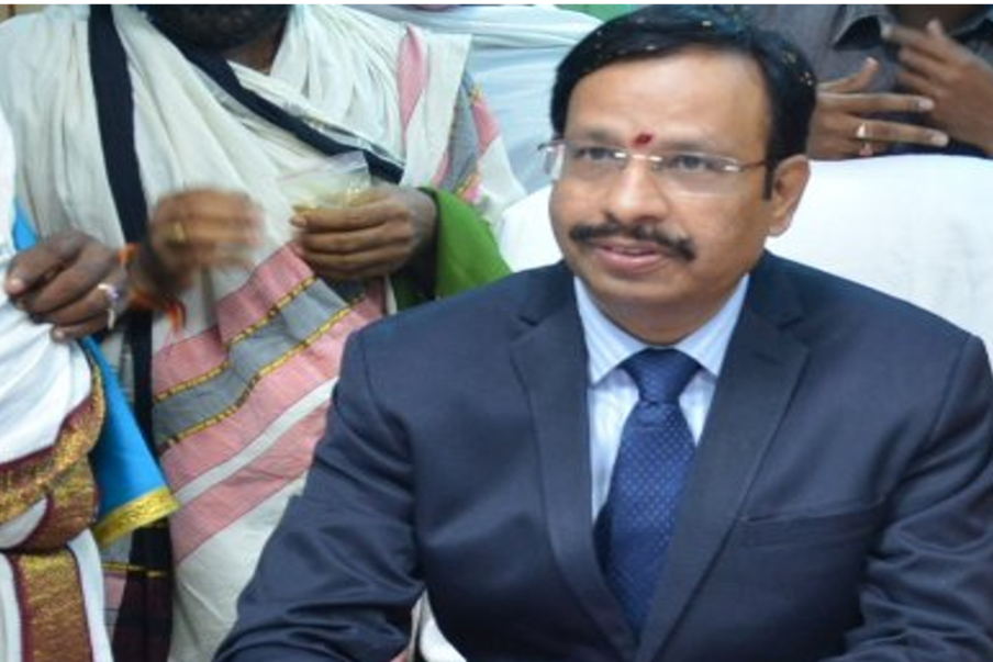  జంటనగరాల్లోని కాలనీ, అపార్ట్‌మెంట్‌ వాసులు సామూహికంగా ఆర్డర్‌ చేస్తే కార్గో బస్సుల ద్వారా నేరుగా ఆయా ప్రాంతాలకే పంపుతామని ఆర్టీసీ ఎండీ సజ్జనార్ తెలిపారు. మరిన్ని వివరాలకు www.tsrtcparcel.in లేదా 040-23450033, 040-69440000 నెంబర్లలో సంప్రదించాలని సూచించారు.