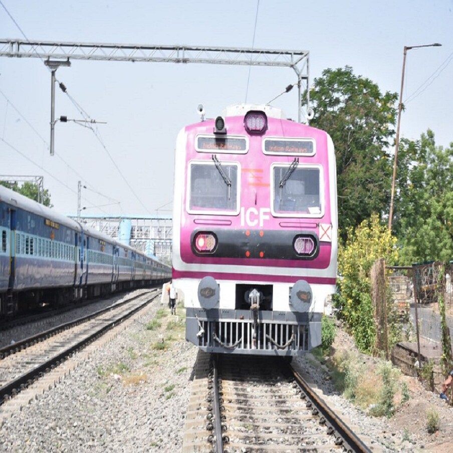  ఫలక్ నుమా-లింగంపల్లి మార్గంలో 47153, 47164, 47165, 47166, 47203, 47220, 47170 నంబర్ గల ఎంఎంటీఎస్ రైళ్లను రద్దు చేశారు. (ప్రతీకాత్మక చిత్రం)