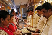 Gold Rates: పసిడి ప్రియులకు పండగ లాంటి వార్త.. బంగారం కొనేందుకు ఇదే సరైన సమయం.. Gold Rates: పసిడి ప్రియులకు పండగ లాంటి వార్త.. బంగారం కొనేందుకు ఇదే సరైన సమయం..