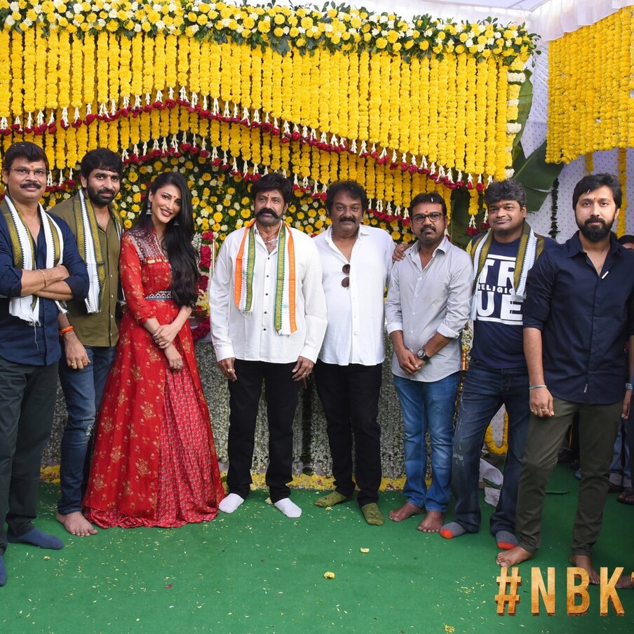  ‘అఖండ’ తర్వాత బాలకృష్ణ తన 107వ చిత్రాన్ని గోపీచంద్ మలినేని దర్శకత్వంలో నెక్ట్స్ మూవీ చేయనున్నారు. ఈ సినిమా పై భారీ అంచనాలే ఉన్నాయి. ఇప్పటికే మూవీ పూజా కార్యక్రమాలతో ప్రారంభమైంది. ఈ సినిమా రెగ్యులర్ షూటింగ్  ఫిబ్రవరి 16 తర్వాత  ప్రారంభం కానుంది.   (Twitter/Photo)