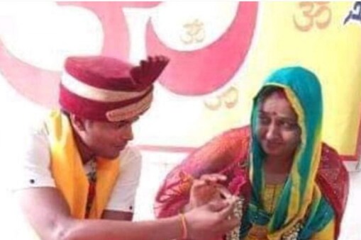 దినేష్‌తో నీతూ పెళ్లి ఫొటో