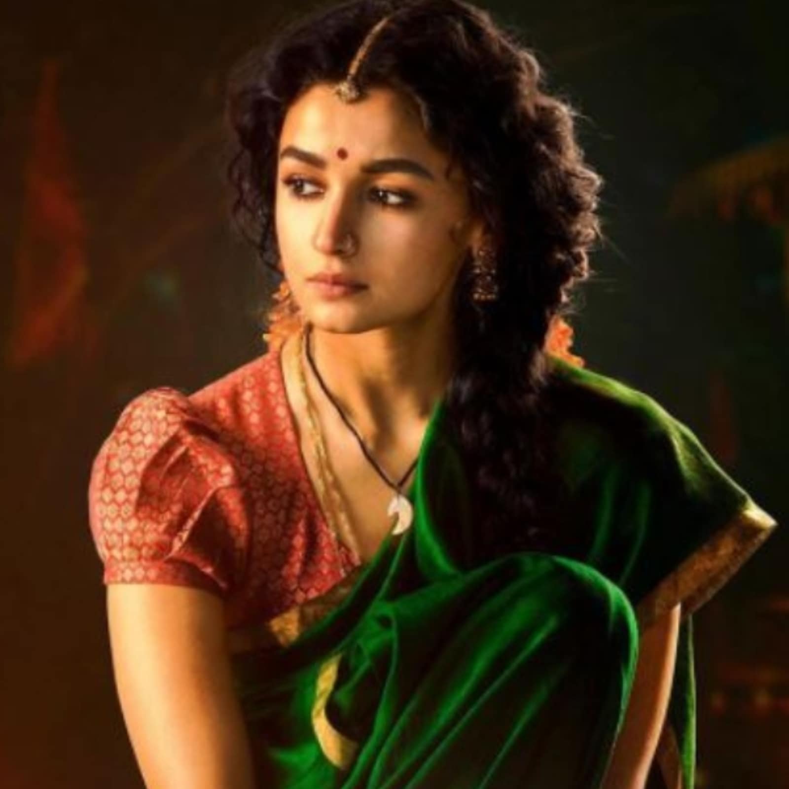 alia bhatt,alia bhatt twitter,alia bhatt rrr movie remuneration,alia bhatt remuneration for rrr movie,alia bhatt ram charan,rrr movie release date,telugu cinema,RRR సినిమా,అలియా భట్ రెమ్యునరేషన్ ట్రిపుల్ ఆర్ సినిమా,ట్రిపుల్ ఆర్ సినిమాలో అలియా భట్ 15 నిమిషాల నిడివి