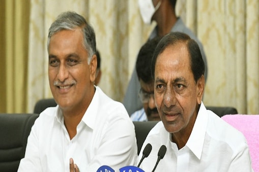 సీఎం కేసీఆర్‌తో హరీశ్ రావు  (ఫైల్​)