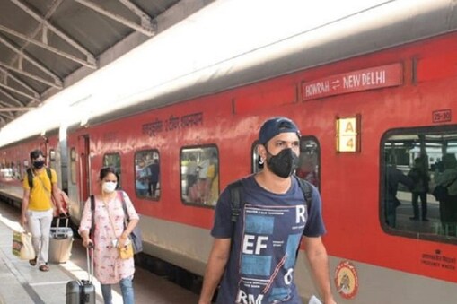 Indian Railways: వారికి గుడ్ న్యూస్ చెప్పిన భారతీయ రైల్వే... ఇక కౌంటర్‌కు వెళ్లాల్సిన అవసరం లేదు
(ప్రతీకాత్మక చిత్రం)