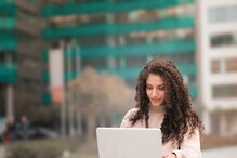 Top 10 Online Courses: ఈ ఏడాది ఆన్లైన్లో ఈ 10 కోర్సులకు ఫుల్ డిమాండ్ Top 10 Online Courses: ఈ ఏడాది ఆన్లైన్లో ఈ 10 కోర్సులకు ఫుల్ డిమాండ్
