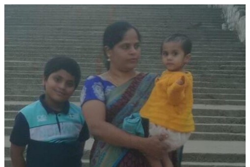 తల్లి లావణ్య, పిల్లలు (ఫైల్​)