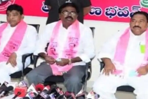 ఖమ్మం జిల్లాలో 2018 వానకాలం నుంచి ఈ యాసంగి సీజన్‌ వరకు రైతుల ఖాతాల్లో రూ.2,661 కోట్లు జమ అయ్యాయి. ఈ యాసంగి సీజన్‌కు జిల్లావ్యాప్తంగా మొత్తం 3,16,422 మంది రైతులకు రూ.362.28 కోట్ల రైతుబంధు నిధులు మంజూరయ్యాయి.
