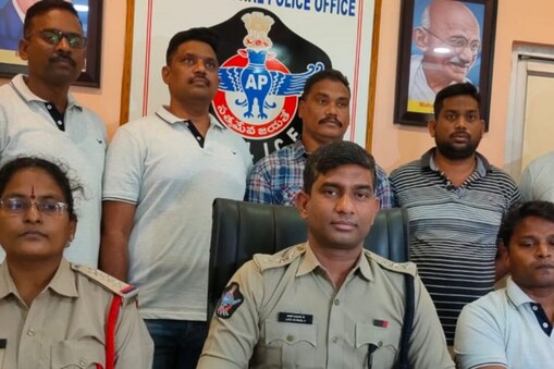 బ్యాంక్ పెట్టొచ్చు అంటూ భారీ మోసం