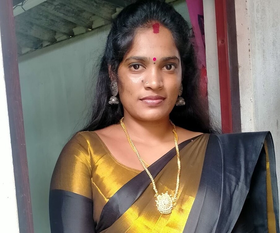  అయితే.. ఈ వ్యవహారం తమిళనాడు సోషల్ మీడియాలో బాగా ట్రెండ్ అయింది. ‘అన్నపూర్ణి’ టాపిక్ నెటిజన్లలో చర్చనీయాంశంగా మారింది. ఇలా ఒక అంశం ట్రెండ్ అయినప్పుడు మరికొందరు కూడా ఫేమస్ అవ్వడం కోసం అదే బాటలో వెళుతుంటారు.