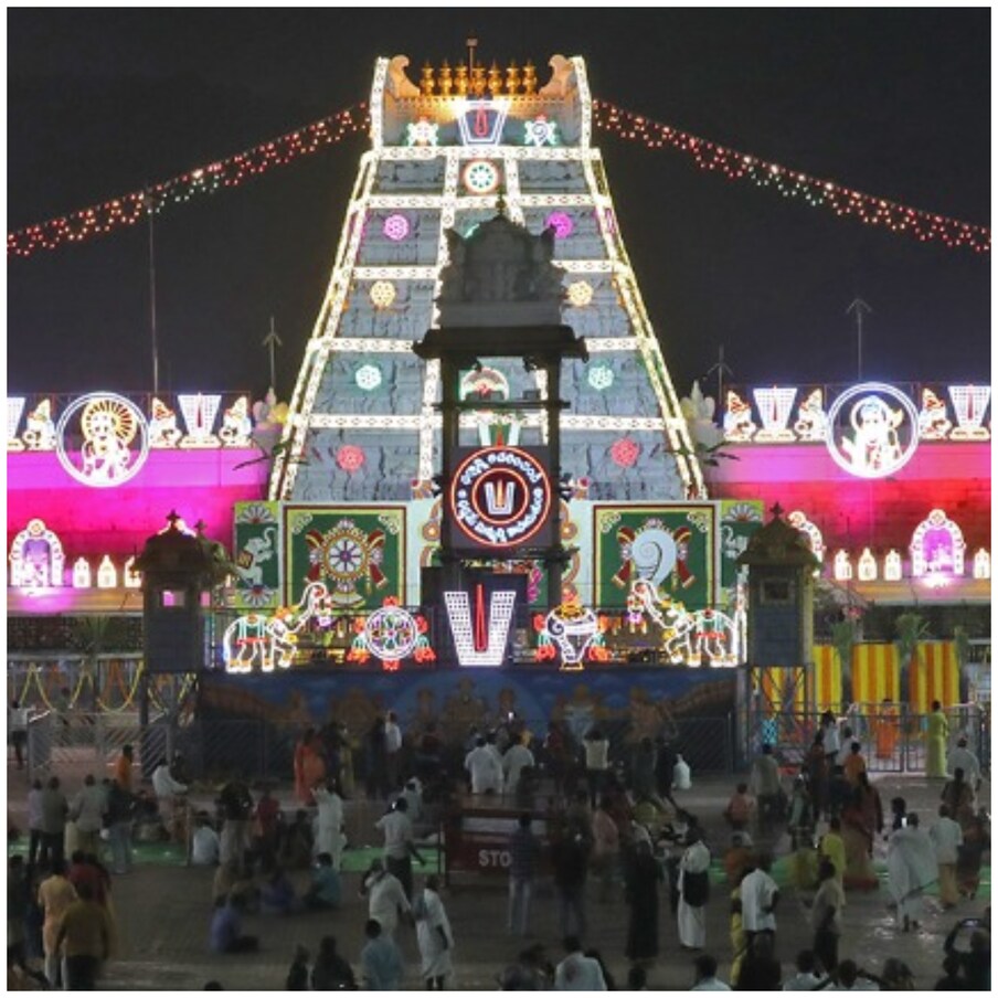 AP Corona Virus: కరోనా థర్డ్ వేవ్ (Corona Third Wave) ఊహించని వేగంతో భారత దేశంపై దాడి చేస్తోంది. దాదాపు ఇప్పటికే చాలా రాష్ట్రాల్లో కఠిన ఆంక్షలు అమలు చేయాల్సిన పరిస్థితి నెలకొంది. ఇక తెలుగు రాష్ట్రాల్లో కూడా కోవిడ్ పాజిటివ్ కేసులు భారీగా నమొదవుతున్నాయి. ఆంధ్రప్రదేశ్ (Andhrapradesh) లో పరిస్థితుల నేపథ్యంలో.. రేపటి నుంచి నైట్ కర్ఫ్యూ అమలు చేయాలని ఏపీ ప్రభుత్వం (AP Government) నిర్ణయించింది. దీంతో పాటు రాష్ట్రంలో ప్రముఖ ఆలయాల దర్శనాల విషయంలో కీలక నిర్ణయం తీసుకుంది.