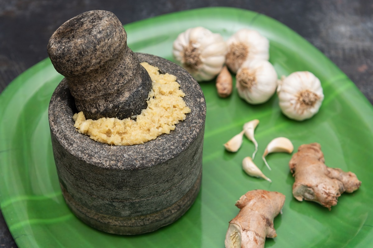 Ginger and garlic paste అల్లం వెల్లుల్లి పేస్ట్‌ని ఫ్రిజ్‌లో