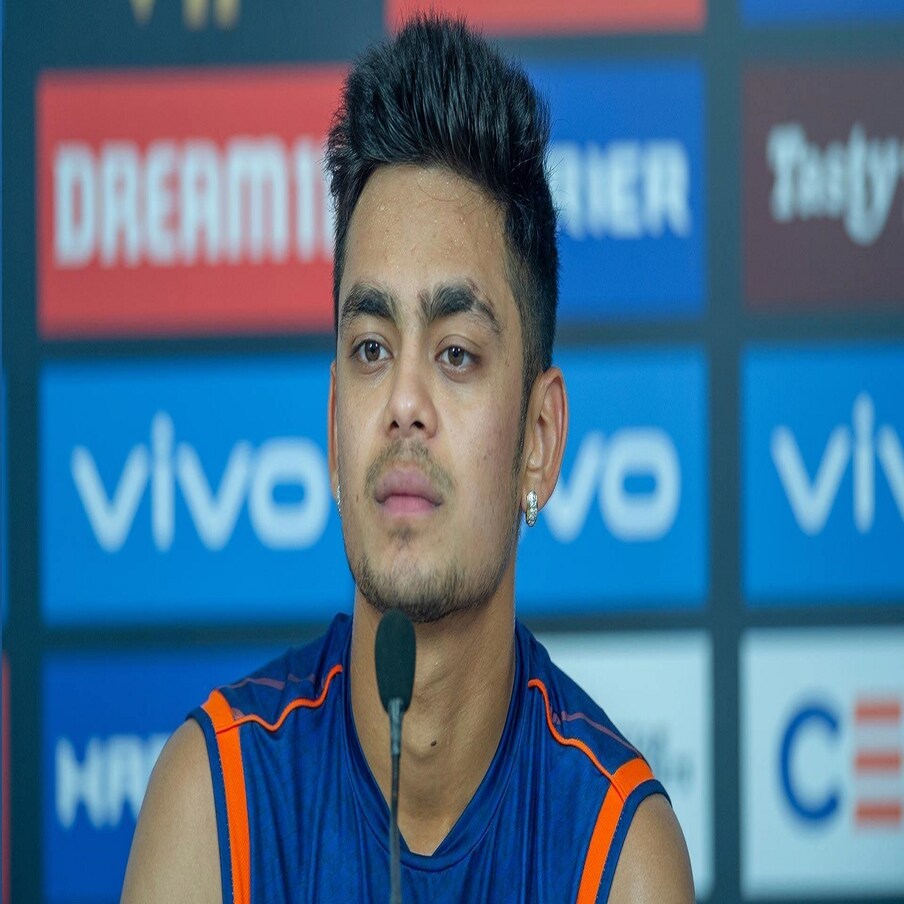 [caption id="attachment_1200842" align="alignnone" width="1600"] లక్నో సూపర్ జెయింట్స్ (lucknow supergiants)తో జరిగిన మ్యాచ్ లో ముంబై స్టార్ ఓపెనర్ ఇషాన్ కిషన్ 20 బంతులు ఎదర్కొని కేవలం 8 పరుగులు మాత్రమే చేశాడు. దాంతో ఇతడిపై ముంబై ఫ్యాన్స్ తీవ్ర ఆగ్రహంతో ఉన్నారు.
 	,[object Object]