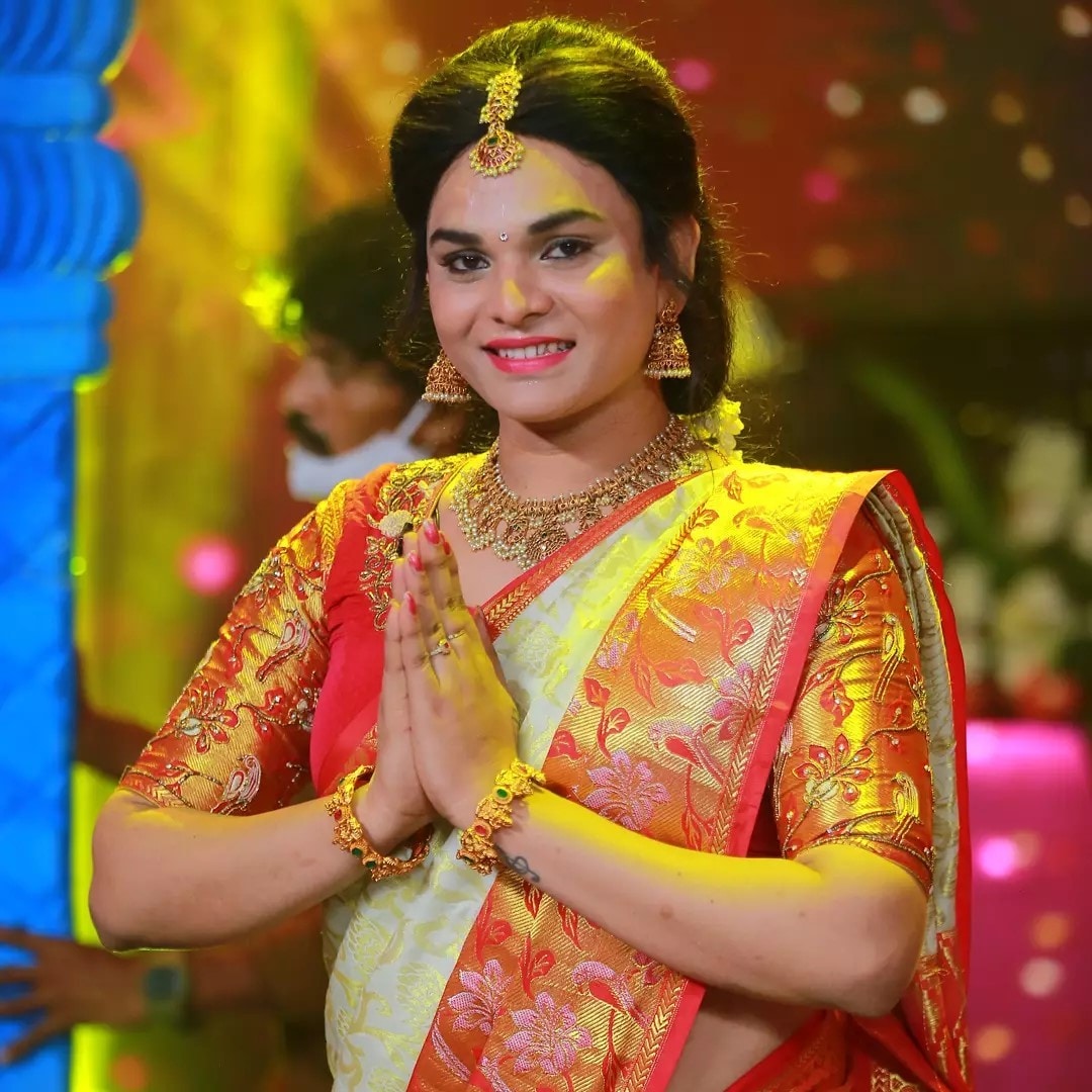 Jabardasth Tanmay Xxx Vodes - Jabardasth comedian tanmay converted into lady by gender transformation  surgery here is interesting details | Jabardasth Tanmay: à°œà°¬à°°à±à°¦à°¸à±à°¤à±â€Œà°²à±‹ à°²à±‡à°¡à±€  à°—à±†à°Ÿà°ªà±à°¸à± à°µà±‡à°¸à±‡ à°®à°°à±‹ à°¨à°Ÿà±à°¡à± à°•à±‚à°¡à°¾ 