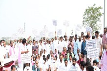Adilabad : మళ్ళీ మొదలైన సిసిఐ ఆందోళన.. పునరుద్దరణకు జాతీయ రహదారి దిగ్భంధం.. Adilabad : మళ్ళీ మొదలైన సిసిఐ ఆందోళన.. పునరుద్దరణకు జాతీయ రహదారి దిగ్భంధం..
