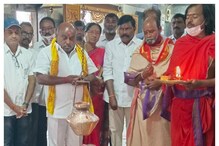 ఘనంగా కేసీఆర్ జన్మదిన వేడుకలు.. గుడి, దర్గా, చర్చిలో పూజలు, ప్రార్థనలు చేసిన ఎమ్మెల్యే ఘనంగా కేసీఆర్ జన్మదిన వేడుకలు.. గుడి, దర్గా, చర్చిలో పూజలు, ప్రార్థనలు చేసిన ఎమ్మెల్యే