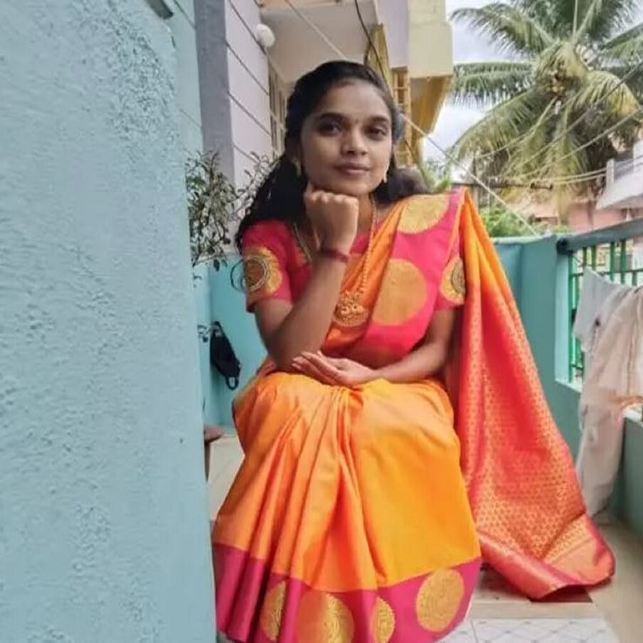  కర్ణాటకలోని మైసూరు నగరంలో ఏడు నెలల గర్బిణి అనుమానాస్పద మరణం కలకలం రేపింది. భర్తతో కలిసి బైక్ పై షికారుకు వెళ్లిన ఆ యువతి చాలా గంటల తర్వాత శవమై కనిపించింది.