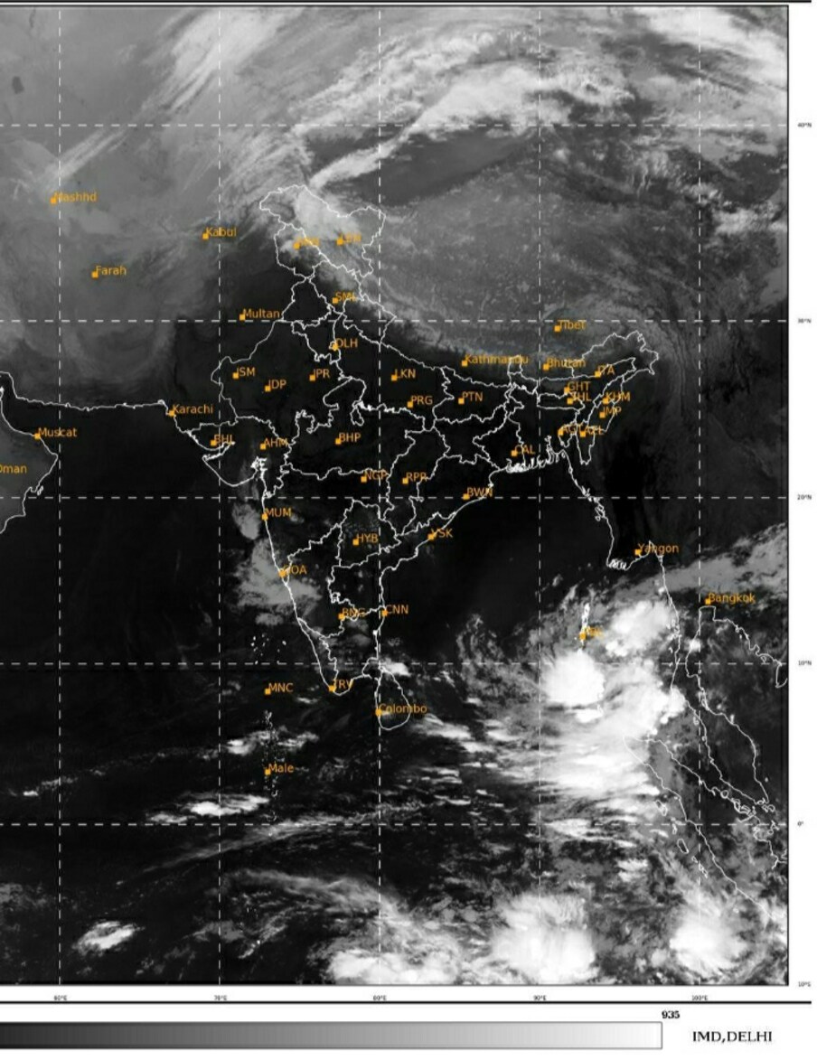 అసని తుఫాన్ ఒడిశా వైపు వెళ్లినా.. ఏపీ తీరంపైనా తీవ్రంగా ప్రభావం చూపే అవకాశముంది. ప్రస్తుతం గంటకు 14 కిలోమీటర్ల వేగంతో విశాఖపట్నానికి ఆగ్నేయంగా 640 కిలోమీటర్లు, పూరీ తీరానికి 670 కిలోమీటర్ల దూరంలో కేంద్రీకృతమైంది. (ప్రతీకాత్మకచిత్రం)