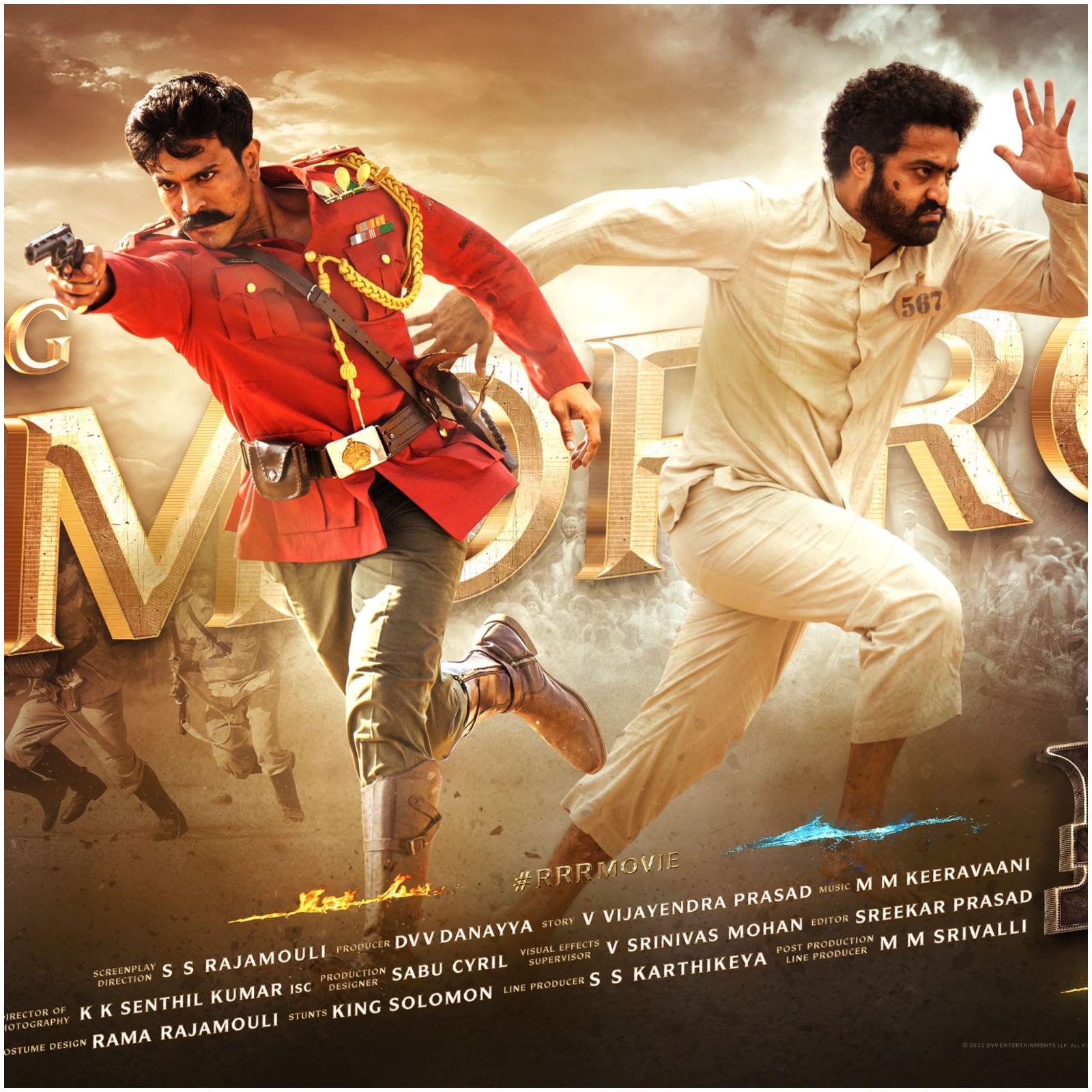 RRR థియేటర్లలో ఫ్యాన్స్ హంగామా