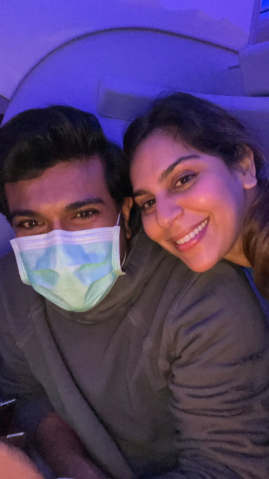  Upasana Konidela: మెగా కోడలు ఉపాసన గురించి కొత్తగా పరిచయం చేయాల్సిన పని లేదు. రామ్ చరణ్ సతీమణిగానే కాకుండా అపోలో హాస్పటిల్స్ అధినేత మనవరాలిగా.. సామాజిక కార్యక్రమాల్లో భాగస్వామ్యమవుతూ ఎంతో మందికి అండగా నిలుస్తూ మంచి గుర్తింపు తెచ్చుకున్నారు.   Photo : Instagram