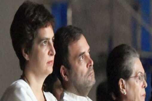 ప్రియాంక, రాహుల్, సోనియా(ఫైల్ ఫోటో)