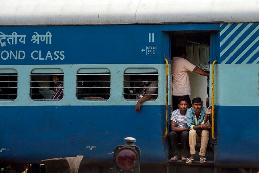  Train No.08583: విశాఖపట్నం-తిరుపతి స్పెషల్ ట్రైన్ ను ఈ నెల 18 నుంచి జులై 27 వరకు స్పెషల్ ట్రైన్ ను నడపనున్నారు. ఈ ట్రైన్ సర్వీసును ప్రతీ సోమవారం నడపనున్నారు. (ప్రతీకాత్మక చిత్రం)