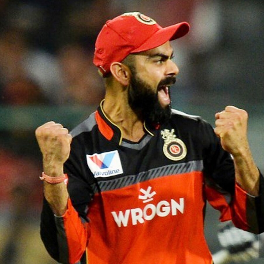  ఇండియన్ క్రికెట్ లో విరాట్ కోహ్లీ (Virat Kohli) ఒక సంచలనం. టీమిండియా (Team India)లోకి వచ్చీ రావడంతోనే సెంచరీల మీద సెంచరీలతో కదంతొక్కిన ఘనుడు. రన్ మిషీన్ గా పేరు గాంచిన కోహ్లీ.. సచిన్ రికార్డులను బద్దలు కోట్టే సత్తా గల క్రికెటర్ అంటూ అందరి చేత మన్నలను అందుకున్నాడు.