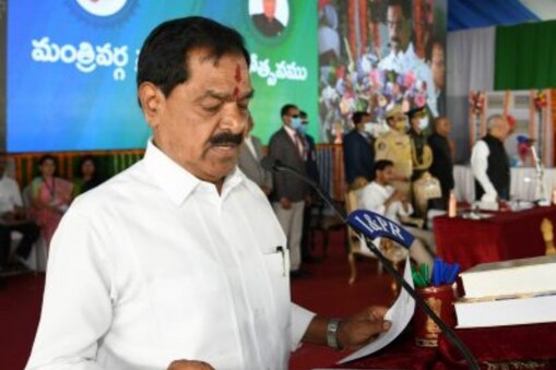 డిప్యూటీ సీఎం నారాయణ స్వామి వివాదాస్పద వ్యాఖ్యలు