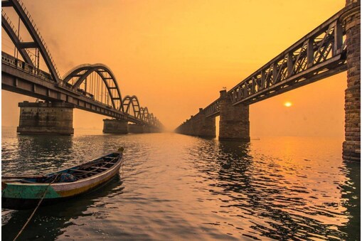 గోదావరి నది (Photo Credit: Facebook)