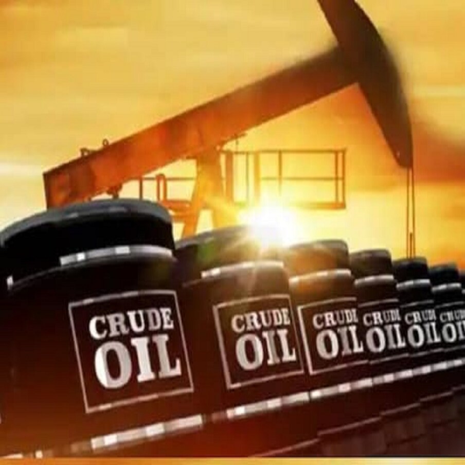  చమురు ఎగుమతి దేశాల సంస్థ (OPEC+) రోజువారీ ముడి చమురు ఉత్పత్తిని 2 మిలియన్ (20 లక్షలు) బ్యారెల్స్ తగ్గించాలని ఆలోచిస్తోంది. ఈ తగ్గింపుపై ఈ బృందం త్వరలో చర్చించబోతోంది. ఇదే జరిగితే భారత్‌తో పాటు ప్రపంచంలోని పలు దేశాల్లో పెట్రోల్‌, డీజిల్‌ ధరలు పెరిగే అవకాశం ఉంది.  (ప్రతీకాత్మక చిత్రం)
