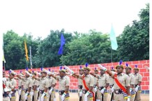 Telangana: అక్కడ పోలీస్ అధికారులకు ప్రమోషన్ వచ్చింది..కాని పోస్ట్ మారలేదు Telangana: అక్కడ పోలీస్ అధికారులకు ప్రమోషన్ వచ్చింది..కాని పోస్ట్ మారలేదు
