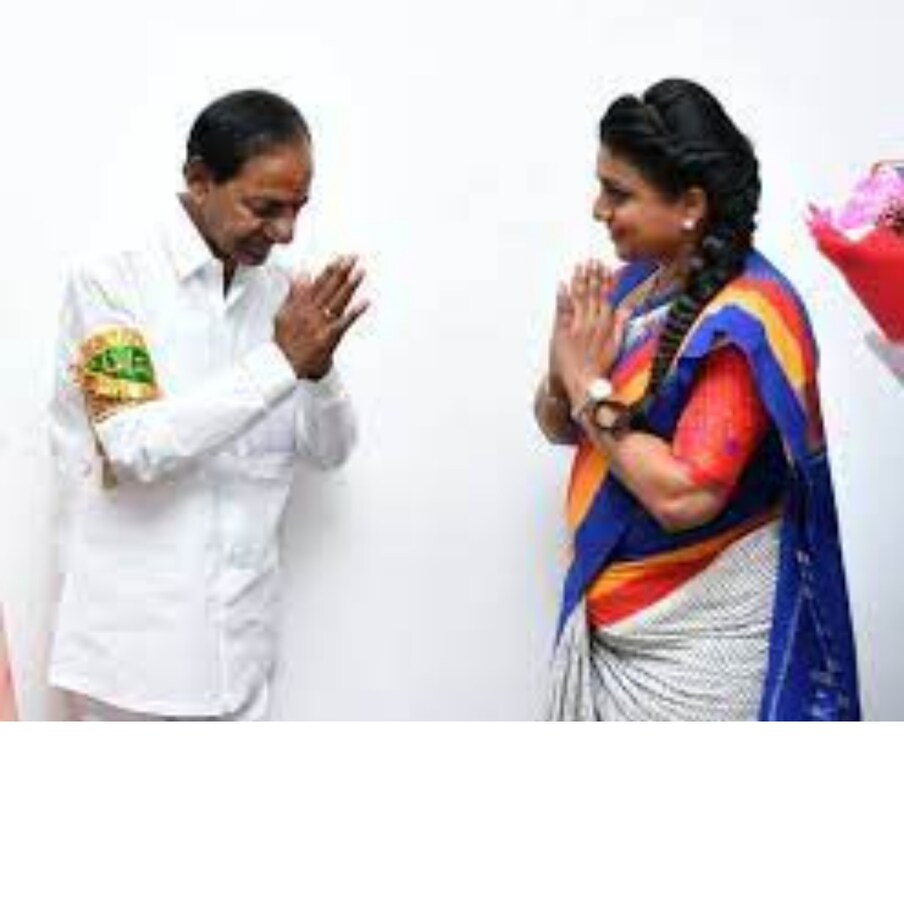 id ఆంధ్రప్రదేశ్ పర్యాటక శాఖ మంత్రి ఆర్కే రోజా సెల్వమణి.. పదవి వచ్చిన తర్వాత బిజీబిజీగా గడుపుతున్నారు. మంత్రైన తర్వాత శాఖపరమైన రివ్యూలతో బీజీగా ఉన్న ఆమె.. శుక్రవారం హైదరాబాద్ లో తెలంగాణ సీఎం కేసీఆర్ ను మర్యాదపూర్వకంగా కలిసి ఆయన ఆశీర్వాదం తీసుకున్నారు.