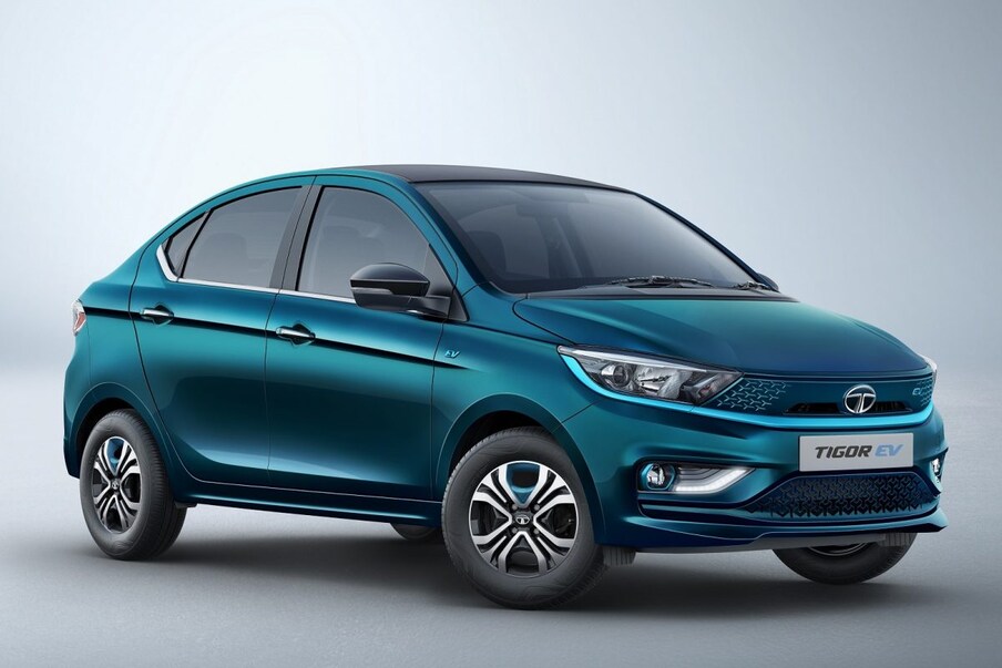  10. Tata Tigor EV: టాటా టిగార్ ఈవీ Global NCAP క్రాష్ టెస్ట్ నిర్వహించిన తొలి ఎలక్ట్రిక్ కార్ కావడం విశేషం. టాటా టిగార్ ఎలక్ట్రిక్ వెహికిల్‌కు క్రాష్ టెస్ట్‌లో అడల్ట్ ప్యాసింజర్స్ భద్రతకు, పిల్లల భద్రతకు మాత్రం 4 స్టార్ రేటింగ్ లభించింది. (ప్రతీకాత్మక చిత్రం)