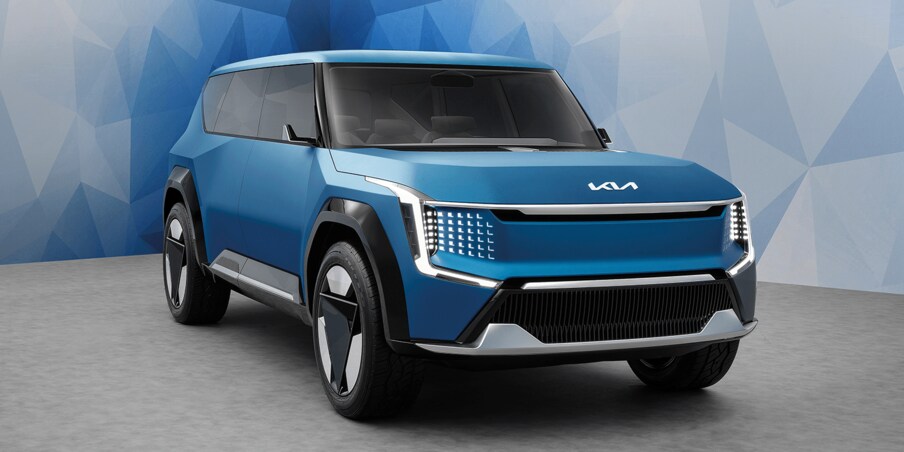  ఈ SUV ఒక్కసారి ఛార్జింగ్ చేస్తే దాదాపు 500 కి.మీ ప్రయాణం చేస్తుంది. కారు క్యాబిన్ కూడా హైటెక్ ఫీచర్లతో నిండి ఉంది. కాన్సెప్ట్ మోడల్ చాలా పెద్ద 26-అంగుళాల పూర్తి డిజిటల్ డిస్‌ప్లేతో వస్తుంది.