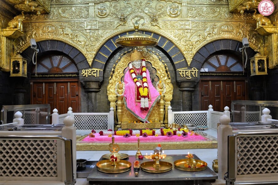  5. IRCTC Shirdi Tour: ఐఆర్‌సీటీసీ షిరిడీ సాయి దర్శన్ విత్ శనిశింగ్నాపూర్ పేరుతో హైదరాబాద్ నుంచి షిరిడీకి టూర్ ప్యాకేజీ అందిస్తోంది. ఈ టూర్ ప్యాకేజీలో షిరిడీలో సాయిబాబా దర్శనంతో శనిశింగ్నాపూర్ కవర్ అవుతుంది. 1 రాత్రులు, 2 రోజుల టూర్ ప్యాకేజీ ఇది. ఈ టూర్ ప్యాకేజీ ప్రారంభ ధర రూ.9,540. ఫ్లైట్ టికెట్లు, హోటల్‌లో వసతి, దర్శనం, ట్రావెల్ ఇన్స్యూరెన్స్ కవర్ అవుతాయి. (ప్రతీకాత్మక చిత్రం)