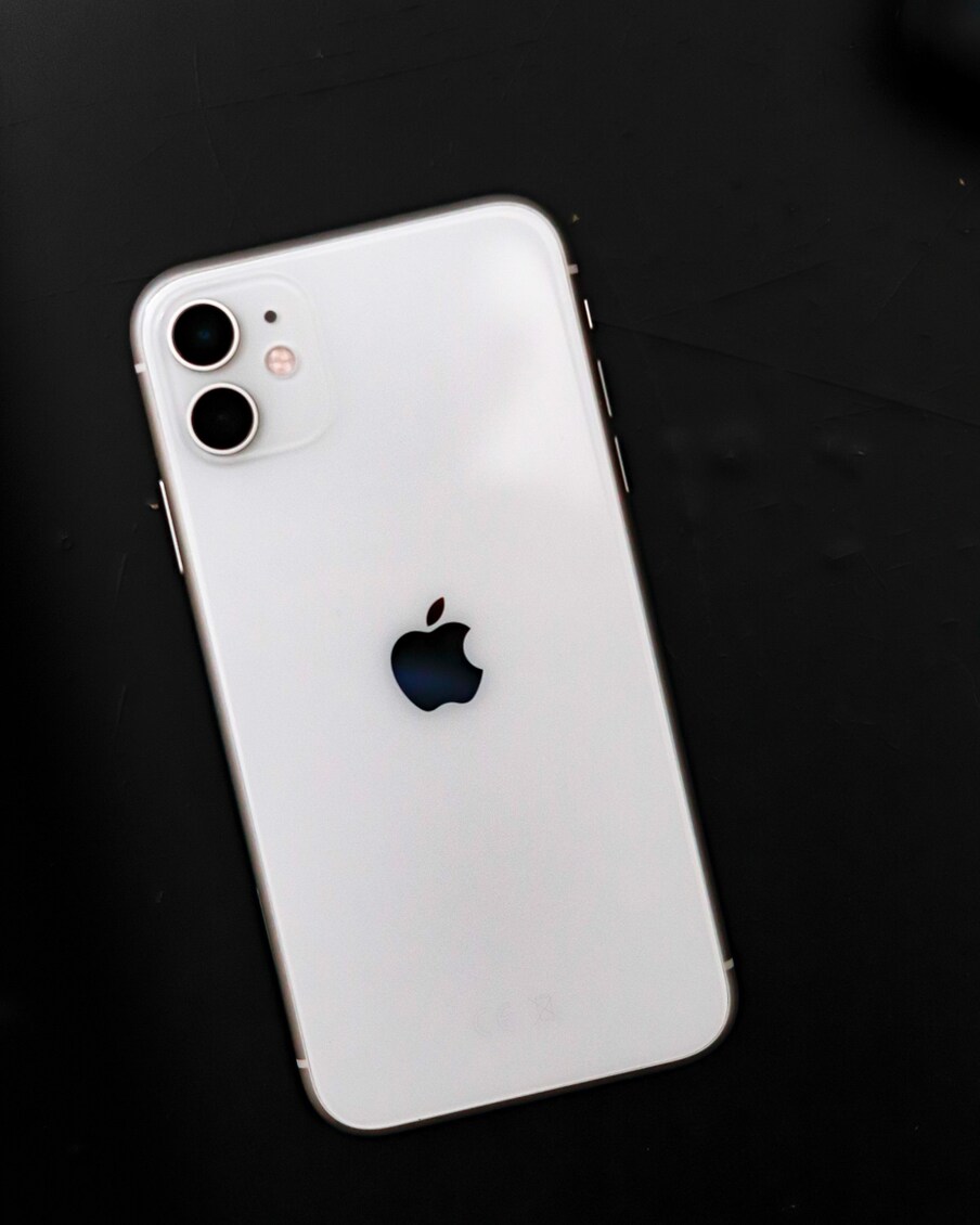  ,[object Object],[object Object],ఐఫోన్ 13 (iPhone) స్మార్ట్‌ఫోన్‌లో 60HZ రిఫ్రెష్ రేట్‌తో 6.1-అంగుళాల సూపర్ రెటినా డిస్‌ప్లే, యాపిల్ A15 బయోనిక్ చిప్‌సెట్, యాపిల్ జీపీయూ, 12ఎంపీ ప్రైమరీ లెన్స్, 12ఎంపీ అల్ట్రా వైడ్ లెన్స్‌తో డ్యూయల్ రియర్ కెమెరా సెటప్‌, రెటీనా ఫ్లాష్‌తో 12ఎంపీ సెల్ఫీ కెమెరా అందించారు. అమెజాన్ డీల్‌లో గ్రీన్ కలర్‌తో సహా అన్ని కలర్స్ అందుబాటులో ఉంటాయి.   (ప్రతీకాత్మక చిత్రం)