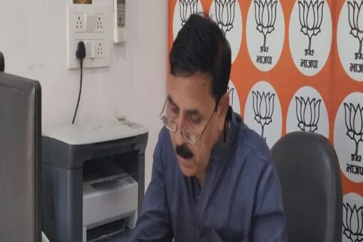 యూపీ ఎంపీ వినోద్ సోంకర్