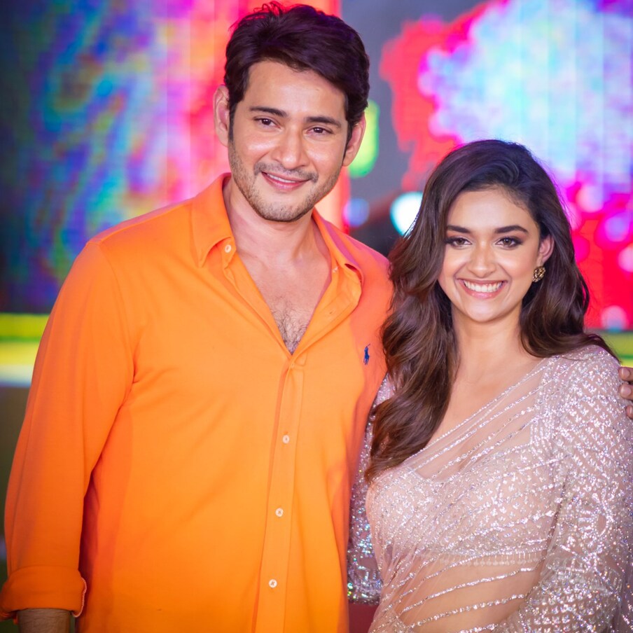  కీర్తి సురేష్ గురించి కొత్తగా పరిచయ వ్యాఖ్యలు అవసరం లేదు. మహానటి సినిమాతో నిజంగానే మహానటి ఇలానే ఉంటుందా అనే రేంజ్‌లో నటించి ఔరా అనిపించింది.తాజాగా సర్కారు వారి పాటలో కళావతి అనే చిలిపి అమ్మాయి పాత్రలో కూడా కీర్తి సురేష్ నటనకు మంచి మార్కులే పడ్డాయి. (TwitterPhoto)