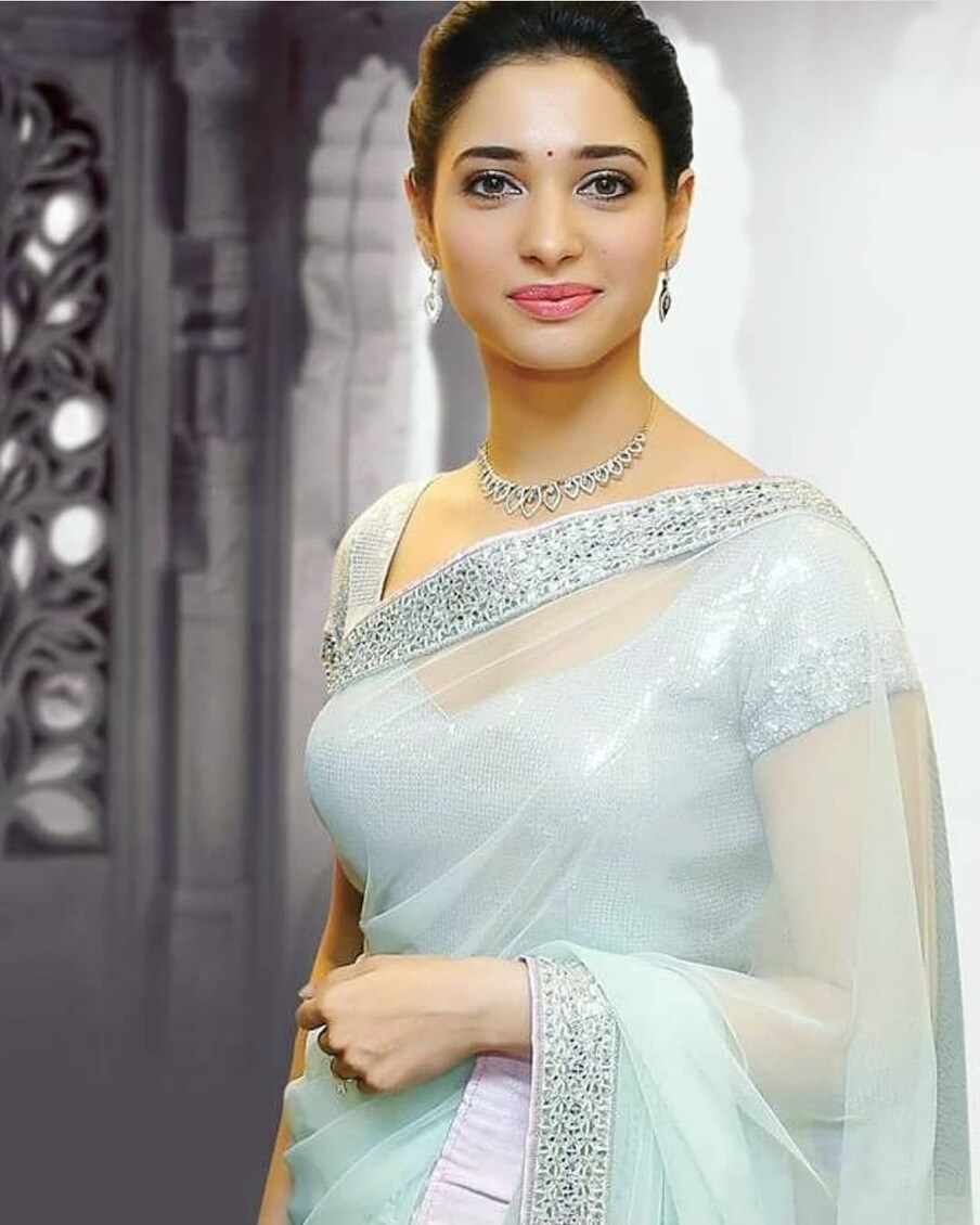  ఇక తాజాగా ఈ కార్యక్రమానికి సంబంధించిన ప్రోమో విడుదల చేయగా ఈ లేటెస్ట్ ఎపిసోడ్‌లో ఎఫ్ 3 నటులు హీరోయిన్ తమన్నా, సోనాల్ చౌహాన్, సునీల్, డైరెక్టర్ అనిల్ రావిపూడి హాజరయ్యారు. ఇక ఎప్పటిలాగే యాంకర్ సుమ తన మాటతీరుతో అందరిని అలరిస్తున్నారు. అయితే ఒక చోట మాత్రం మహేష్ హీరోగా, అనిల్ రావిపూడి దర్శకత్వంలో వచ్చిన సరిలేరు నీకెవ్వరు సినిమాలోని మైండ్ బ్లాక్ అనే పాటకు తమన్నా ఎంతో అద్భుతంగా డ్యాన్స్ చేసింది అన్నారు. దీంతో వెంటనే హీరోయిన్ తమన్నా అందుకుని.. అయ్యో ఆ పాటలో నటించింది నేను కాదు రష్మిక అని సమాధానం చెప్పడంతో.. అందరూ నవ్వారు. ఇక ఈ ప్రోమోలో టీ అమ్మడం, చిన్నపిల్లలు చాక్లెట్ కోసం ఏ విధంగా మారం చేస్తారు వంటి స్కిట్స్ చేసి అందరిని నవ్వించారు సునీల్. ప్రస్తుతం దీనికి సంబంధించిన ప్రోమో సోషల్ మీడియాలో వైరల్‌గా మారింది. Photo : Twitter
