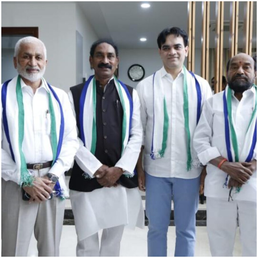  ఆంధ్రప్రదేశ్ (Andhra Pradesh) నుంచి రాజ్యసభ (Rajyasabha) కు నలుగురు వైసీపీ (YSRCP) అభ్యర్థులు నామినేషన్లు దాఖలు చేశారు. నామినేషన్ పత్రాలతో పాటు ఆస్తులు, అప్పులు, కేసుల వివరాలను అఫిడవిట్ లో పేర్కొన్నారు. నలుగురు అభ్యర్థుల్లో బీద మస్తాన్ రావు అత్యంత సంపన్నుడు కాగా.. ఆర్ కృష్ణయ్యకు అందరికంటే తక్కువ కేసులున్నాయి. విజయసాయి రెడ్డిపై ఎక్కువ కేసులుండగా.. నిరంజన్ రెడ్డిపై ఒక్క కేసు కూడా లేదు.