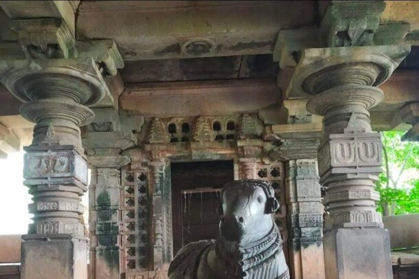 Telangana: శిథిలావస్థలో శతాబ్దాల నాటి ఆలయం .. పురాతన దేవాలయానికి పూర్వ వైభవం ఎలా వచ్చిందంట