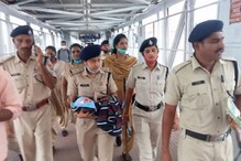 Visakhapatnam: అప్పుడే పుట్టిన శిశువును రైలు టాయిలెట్లో వదిలేసిన తల్లి.. చివరికి ఏమైదంటే Visakhapatnam: అప్పుడే పుట్టిన శిశువును రైలు టాయిలెట్లో వదిలేసిన తల్లి.. చివరికి ఏమైదంటే