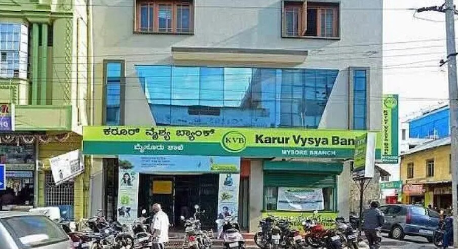  Karur Vysya Bank : ఇక్కడ మీకు రూ. 10 లక్షల వరకు రుణం లభిస్తుంది. దీని వ్యవధి 12-60 నెలలు. ఇక్కడ మీ వడ్డీ రేటు 9.40 నుండి 19.00 శాతం వరకు ఉంటుంది.