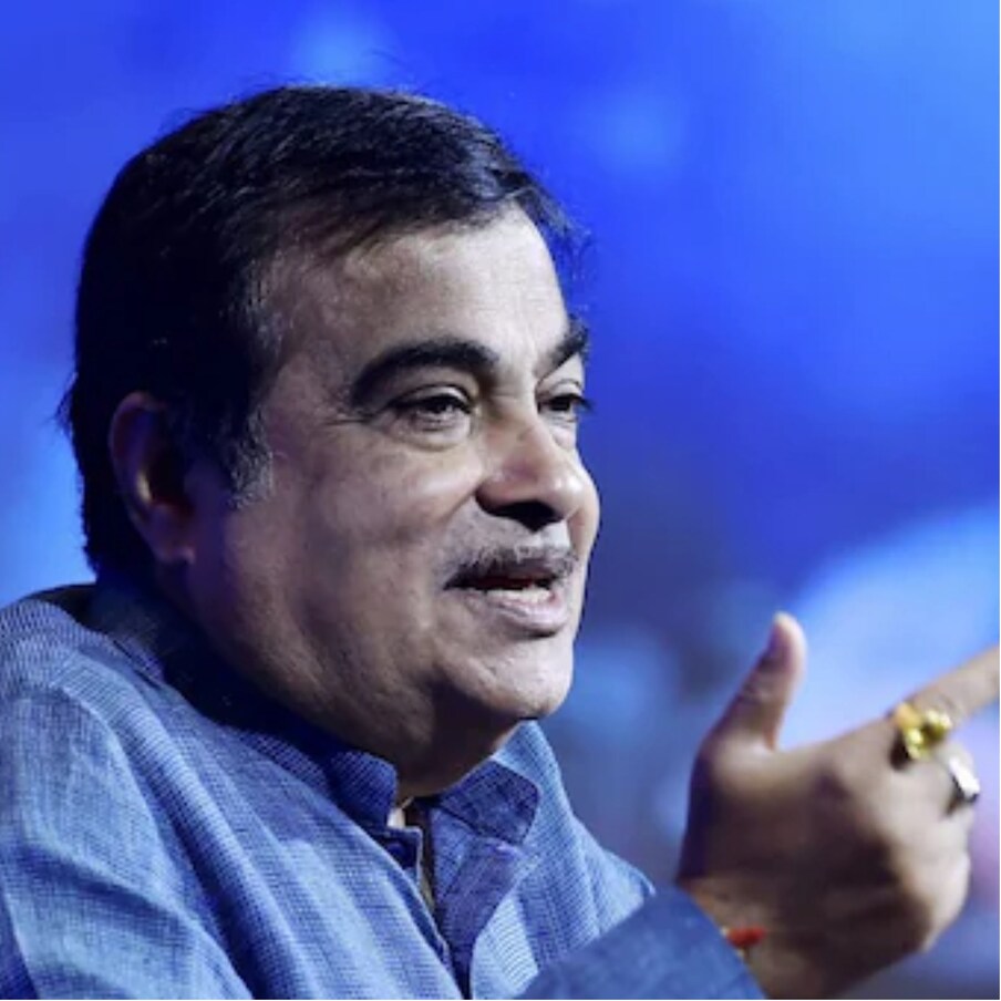  అలాగే 15ఏళ్లు పైబడిన అన్ని ప్రభుత్వ వాహనాల వాడకాన్ని ఏప్రిల్ 1 నుంచి ఆపేస్తున్నట్లు కేంద్రం వెల్లడించింది. తాజాగా దీనిపై కేంద్ర రోడ్డు రవాణా, రహదారుల అభివృద్ధి శాఖ మంత్రి నితిన్ గడ్కరీ (Nitin Gadkari) స్పష్టమైన ప్రకటన చేశారు.