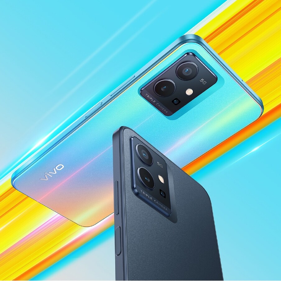   8GB/256GB వేరియంట్ ధర CNY 2,799 (సుమారు రూ. 32,150), 12GB/256GB వేరియంట్ ధర CNY 2,999 (సుమారు రూ. 34,450), టాప్ ఎండ్ 12GB/512GB వేరియంట్ ధర CNY 3,299 (సుమారు రూ. 37,900)గా ఉంది.